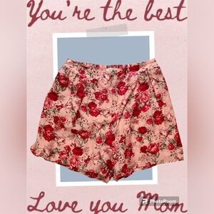 NWT. Women’s Paper Crane Rose Print Pleated Shorts. Size Small. Pockets. Lined.